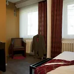 Erbprinzenhof 2*