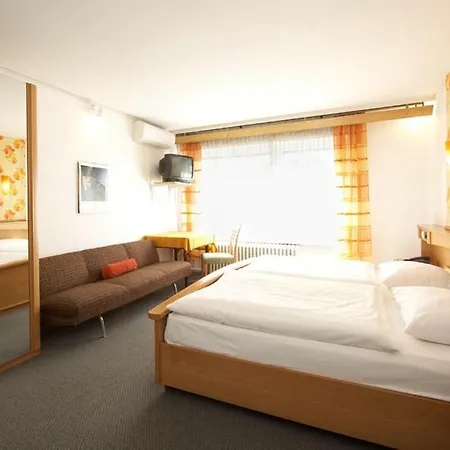 酒店 艾尔普林森豪夫酒店 2*