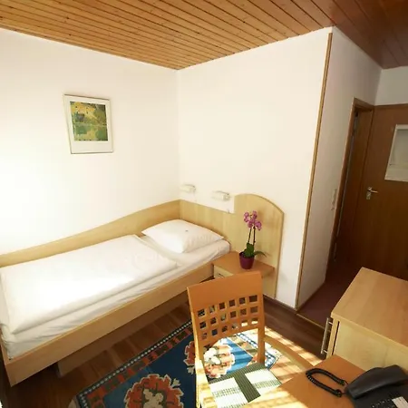 艾尔普林森豪夫酒店 2* 卡尔斯鲁厄