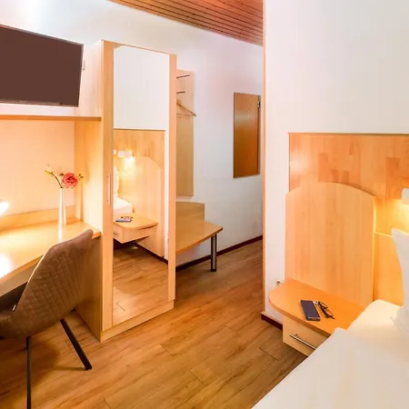 艾尔普林森豪夫酒店 卡尔斯鲁厄