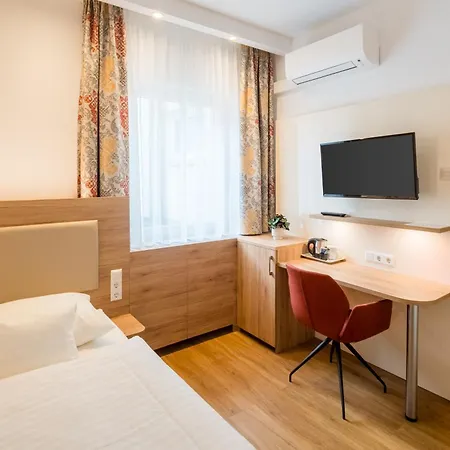 艾尔普林森豪夫酒店 酒店