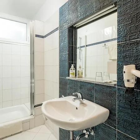 艾尔普林森豪夫酒店 酒店 2*