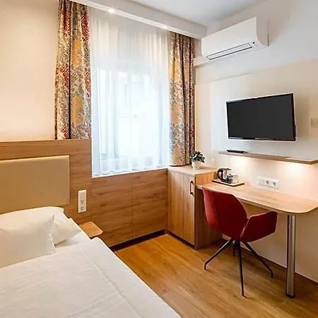 Hotel Erbprinzenhof 2*