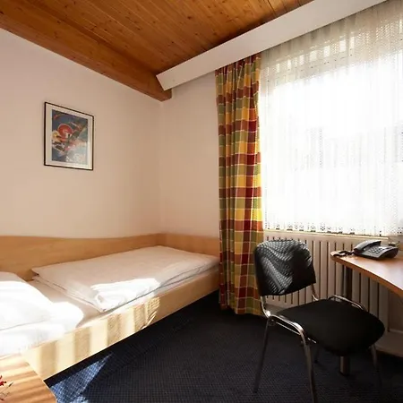 艾尔普林森豪夫酒店 2* 卡尔斯鲁厄